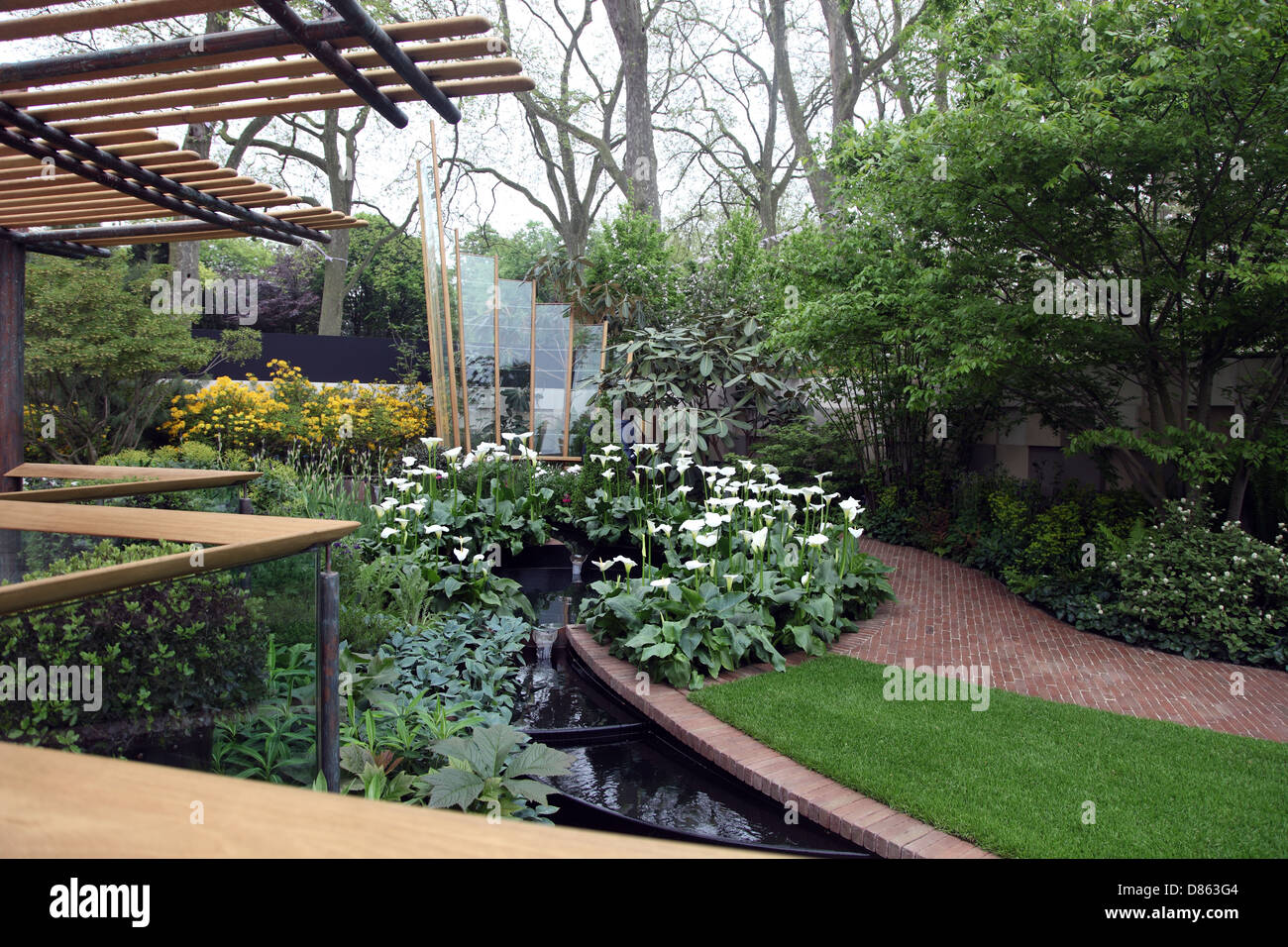 East Village Garden Schaugarten am RHS Chelsea Flower Show 2013 von Balston Agius Stockfoto