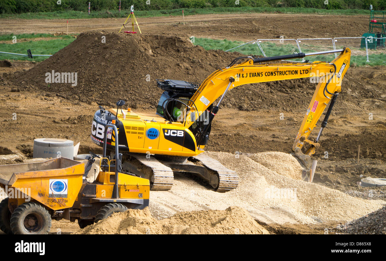 Schweren Erdbewegungsmaschinen Wohnsiedlung, Grantham, Lincs Flächen im ländlichen Raum vorbereiten Stockfoto