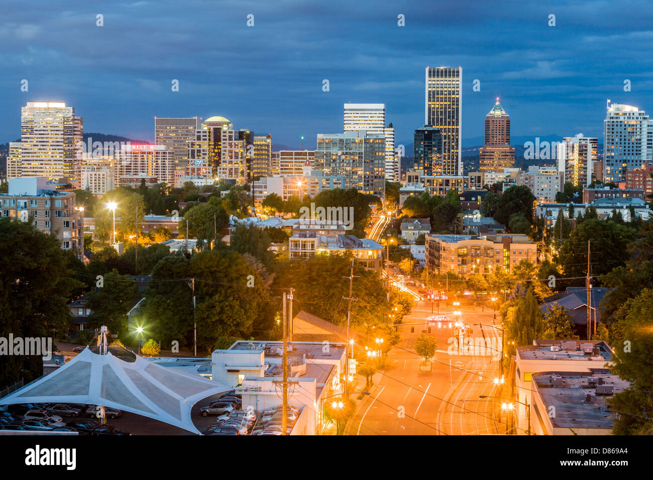 Abend-Skyline von Portland, Oregon Stockfoto