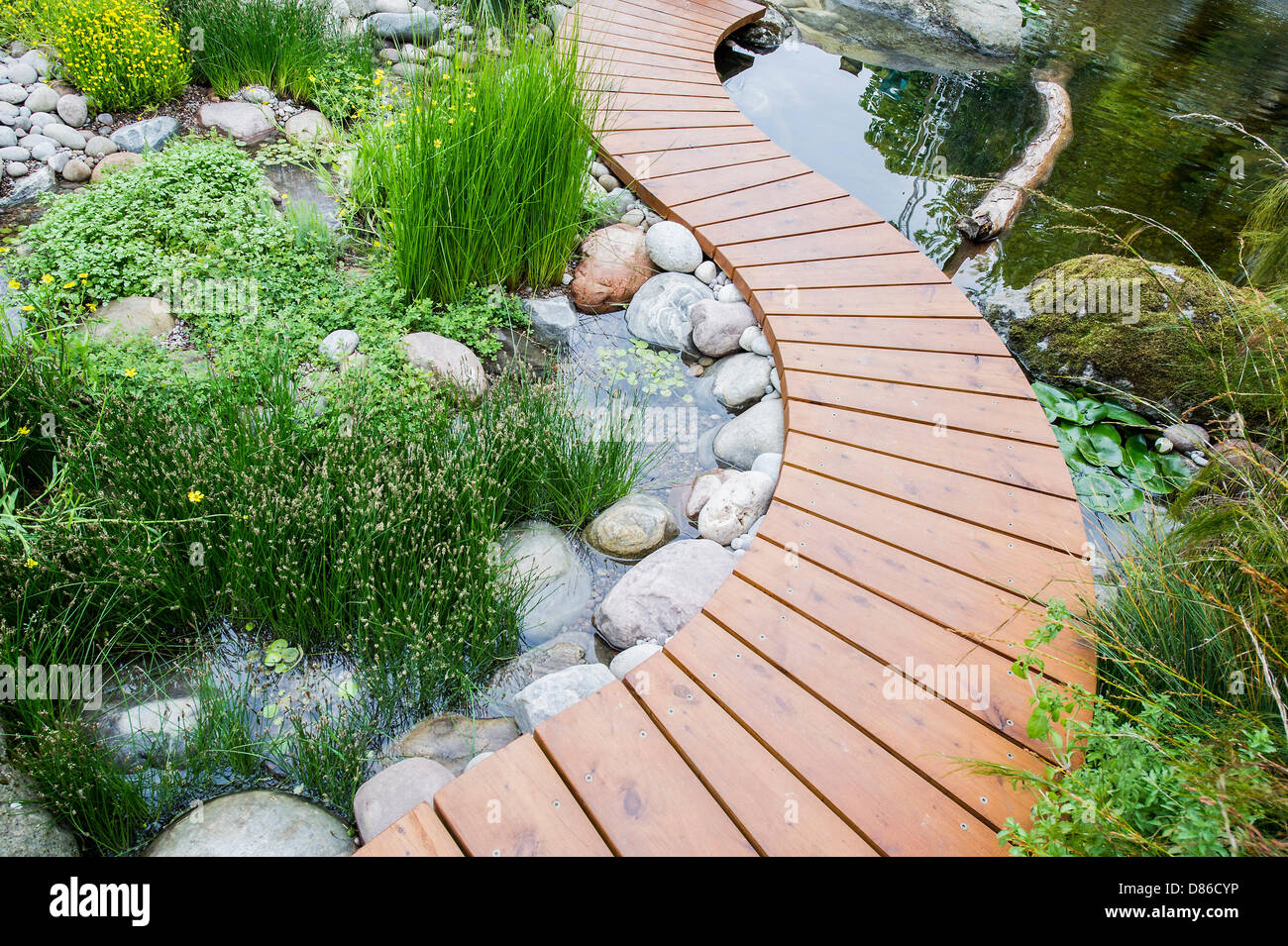 London, UK. 20. Mai 2013.die Trailfinders australischer Garten. Der erste Tag von der Chelsea Flower Show. Das Royal Hospital Chelsea. Bildnachweis: Guy Bell/Alamy Live-Nachrichten Stockfoto