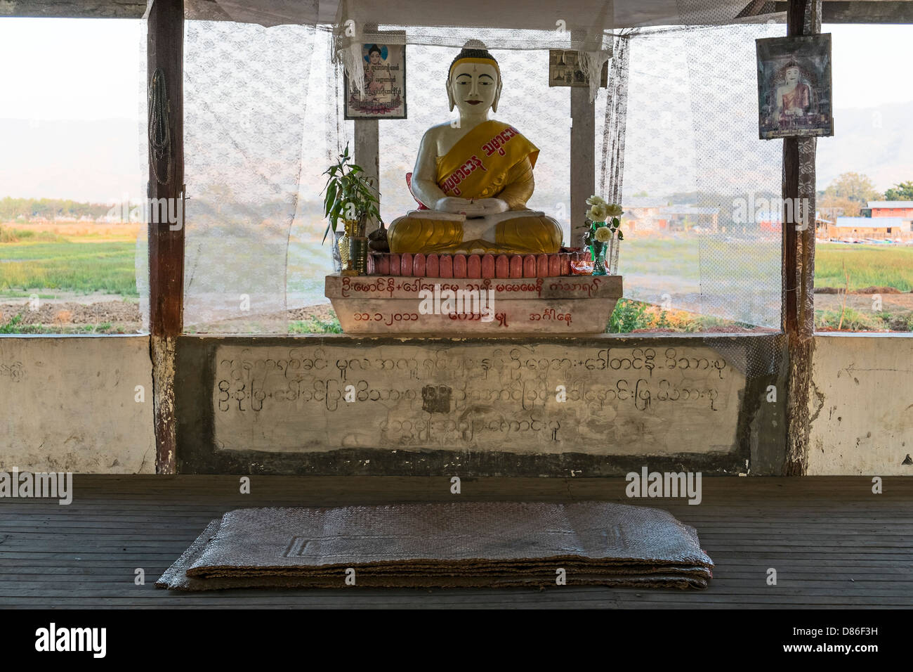 Buddhistische Gebetshalle, Nyaung Shwe, Myanmar Stockfoto