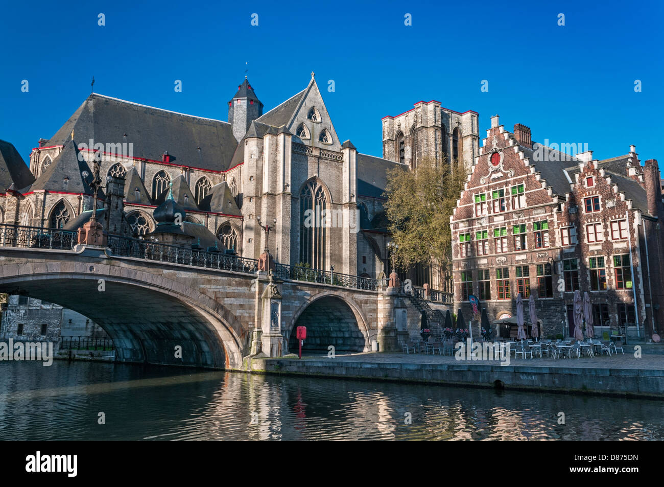 St. Michaels Kirche und Brücke mit Gilde Häuser Gent Belgien Stockfoto