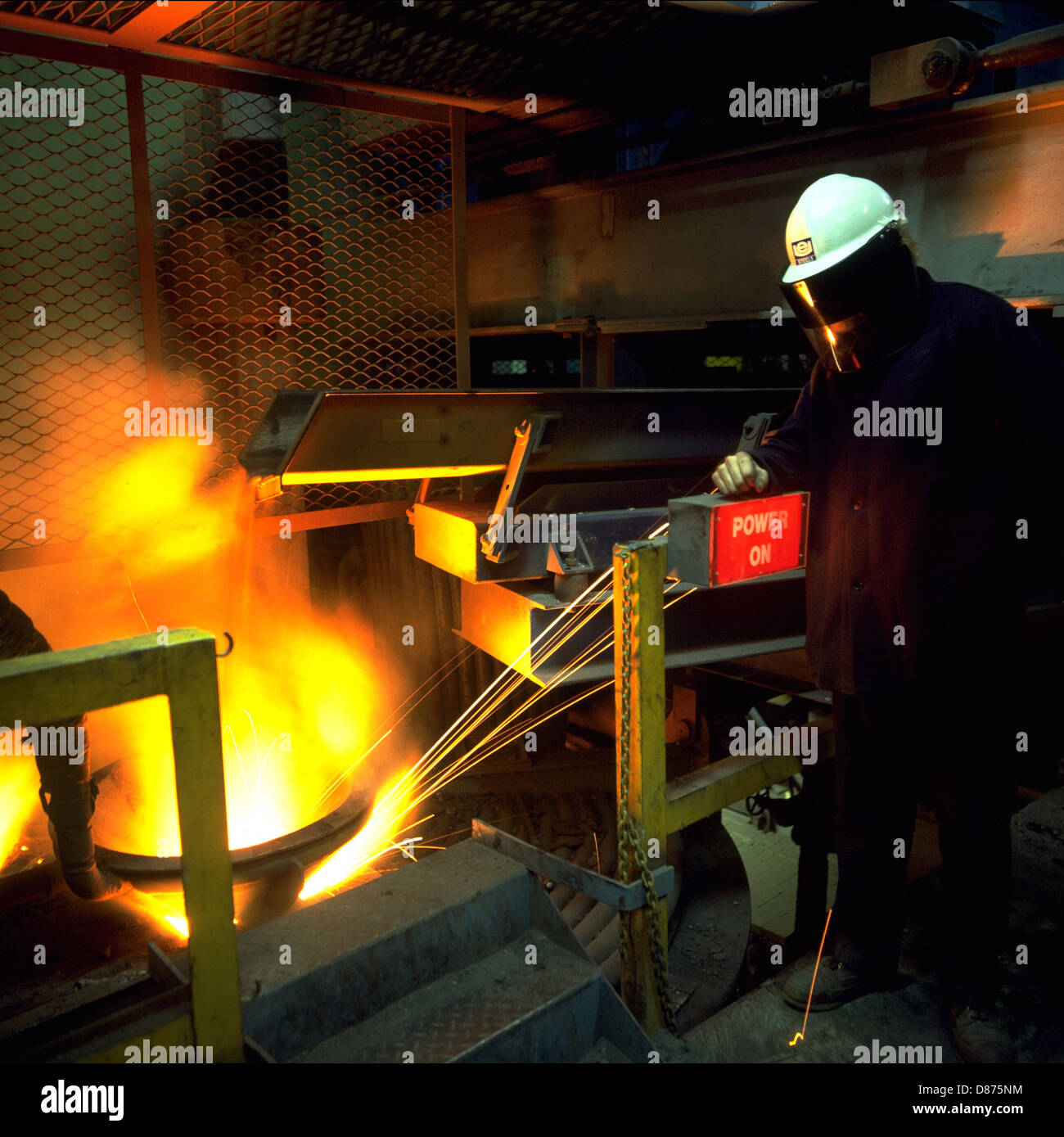 Stahlerzeugung bei United Engineering Steels Brymbo Werke Wales UK Stockfoto