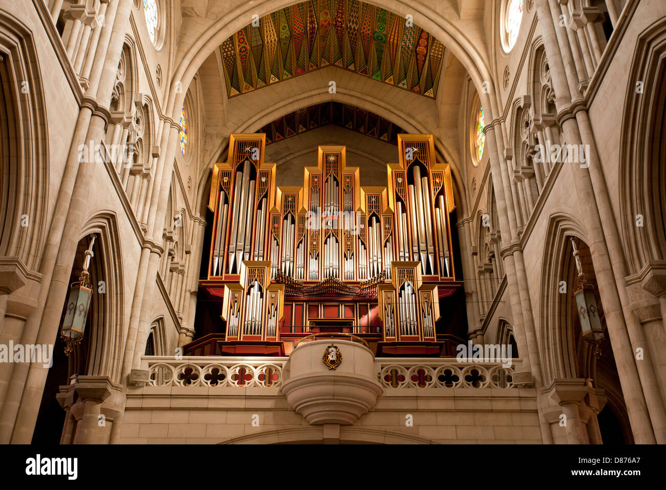 Orgel in der katholischen Almudena Kathedrale Santa Maria la Real De La Almudena in Madrid, Spanien, Europa Stockfoto