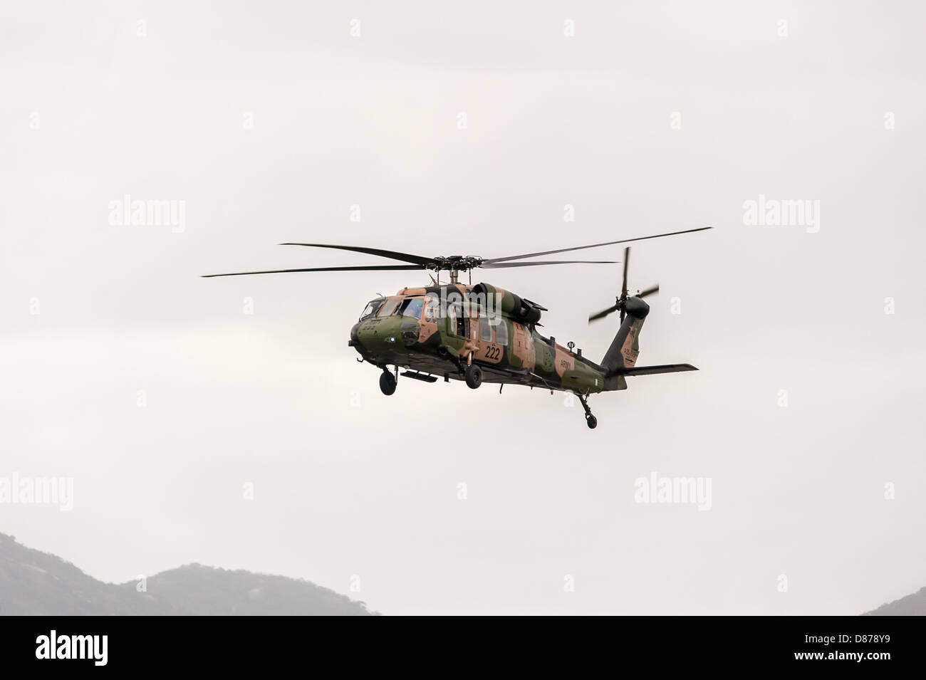 Eine bedrohlich aussehende Militärhubschrauber geht durch seine Schritte auf der Avalon-Air-Show in Australien. Stockfoto