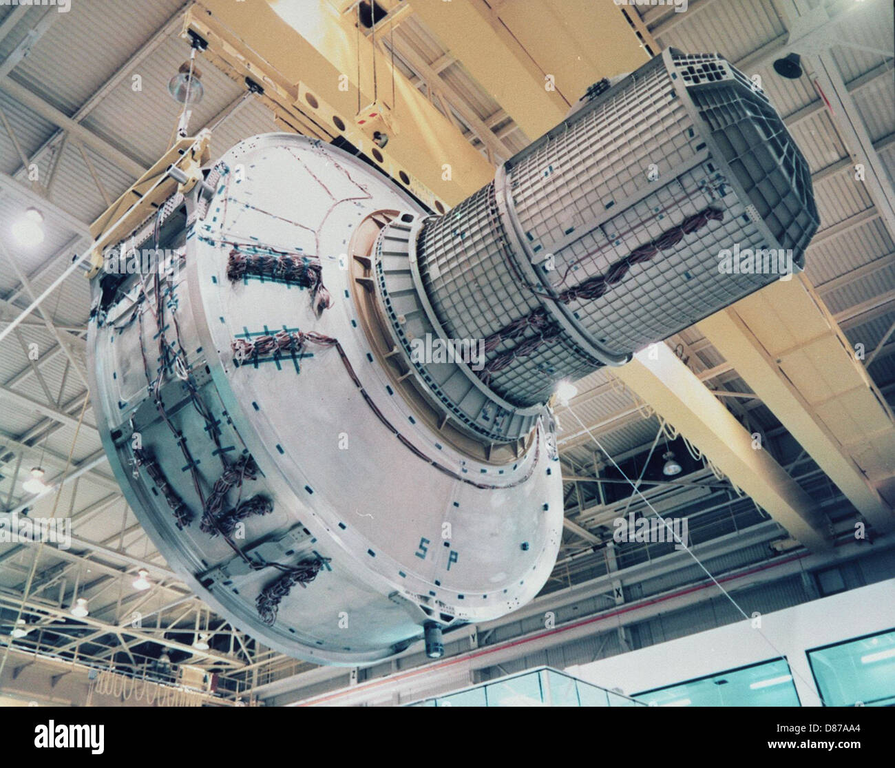 Die Luftschleuse Quest, die sich im Marshall Space Flight Center befindet, wird für Raumwanderungen und andere außerfahrzeugseitige Aktivitäten (EVAs) zur Unterstützung der Internationalen Raumstation genutzt. Diese Luftschleuse ist ein wichtiger Bestandteil der NASA-Raumstation. Stockfoto