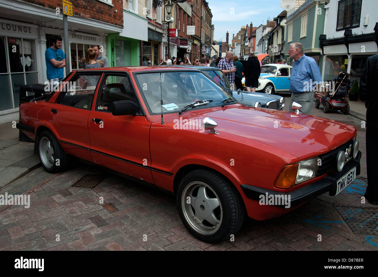 Alle Arten von klassischen Autos und Busse auf Show über das Wochenende Ford Cortina MK4 Autosalon bei Faversham in Kent zu transportieren Stockfoto