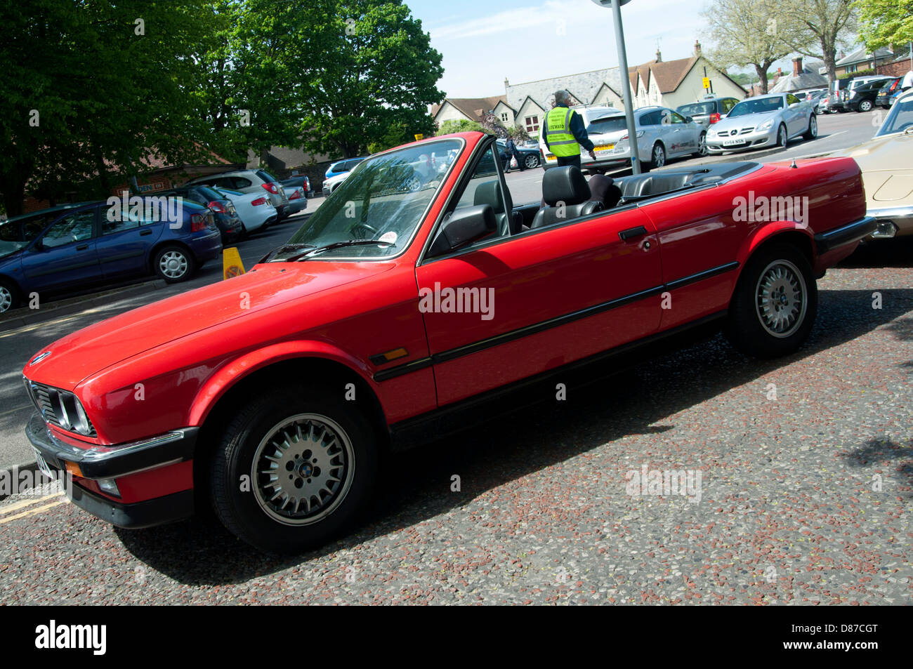 Transport-Motor zeigen bei Faversham in Kent alle Arten von klassischen Autos und Busse am Show über das Wochenende BMW 320 Cabrio Stockfoto