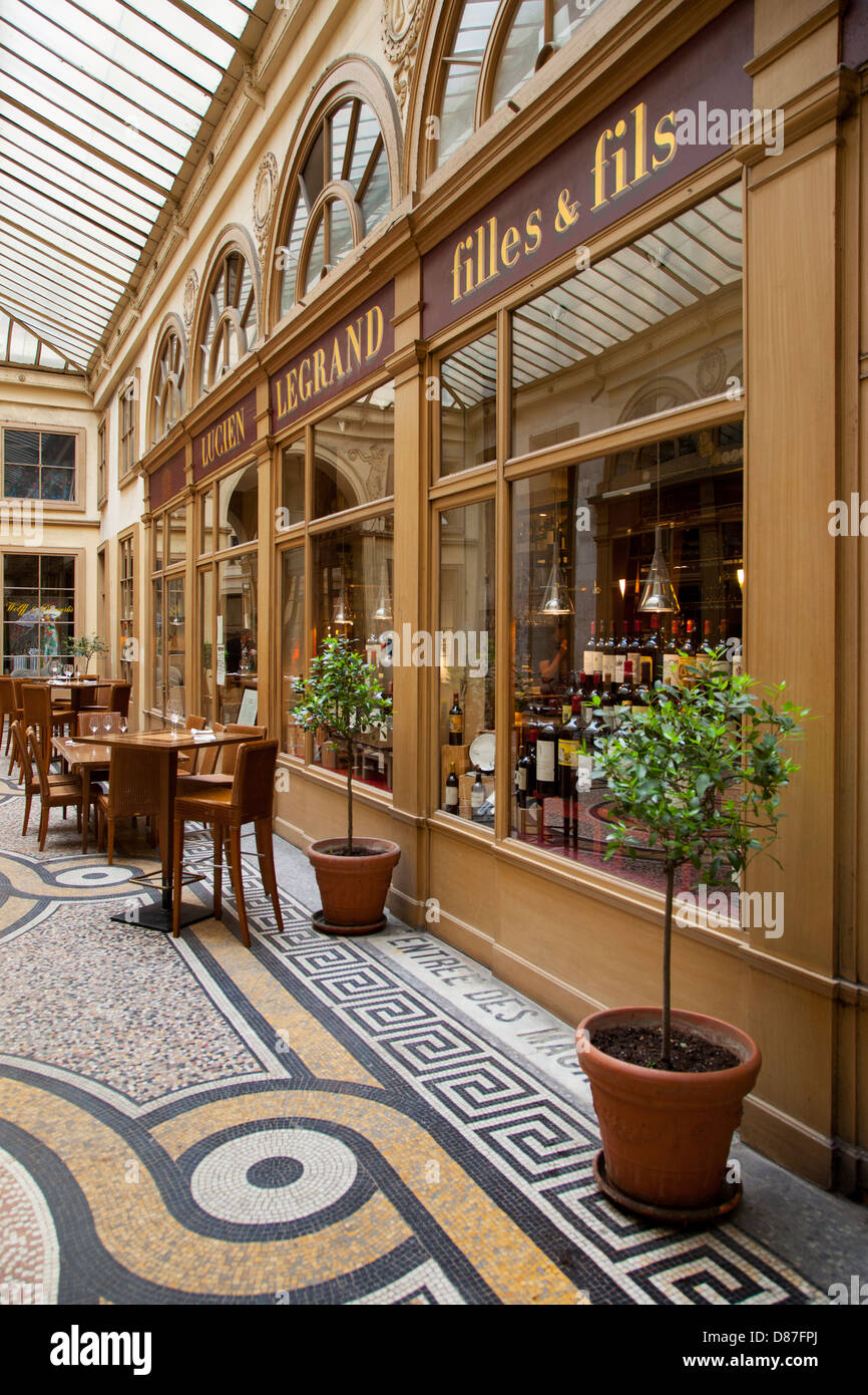 Blick ins Innere Passage Vivienne - einer der überdachten Passagen des 2. Arrondissement, Paris Frankreich Stockfoto