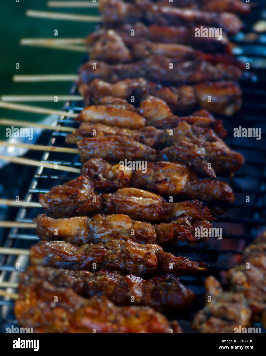 Hähnchen-Spieße am Grill Stockfoto