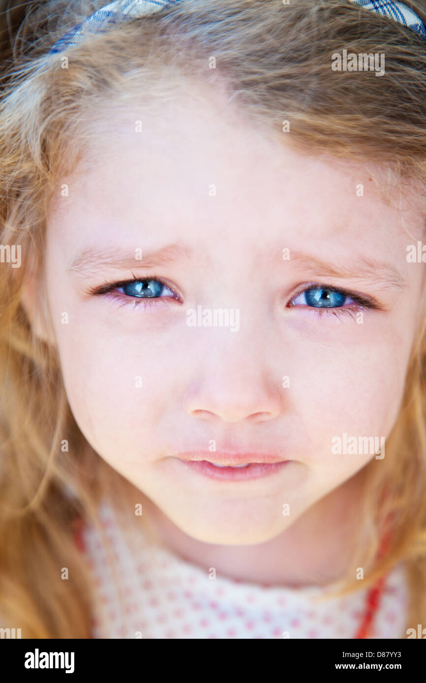 Porträt von kleinen Mädchen Weinen Stockfoto