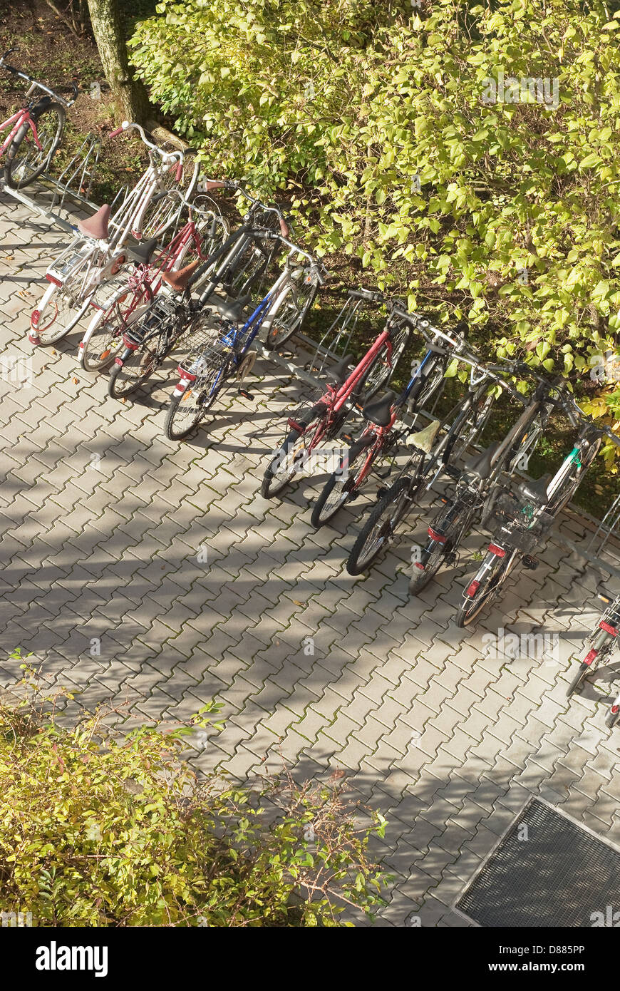 Geparkte Fahrräder als Symbol eines gesunden Lebensstils Stockfoto