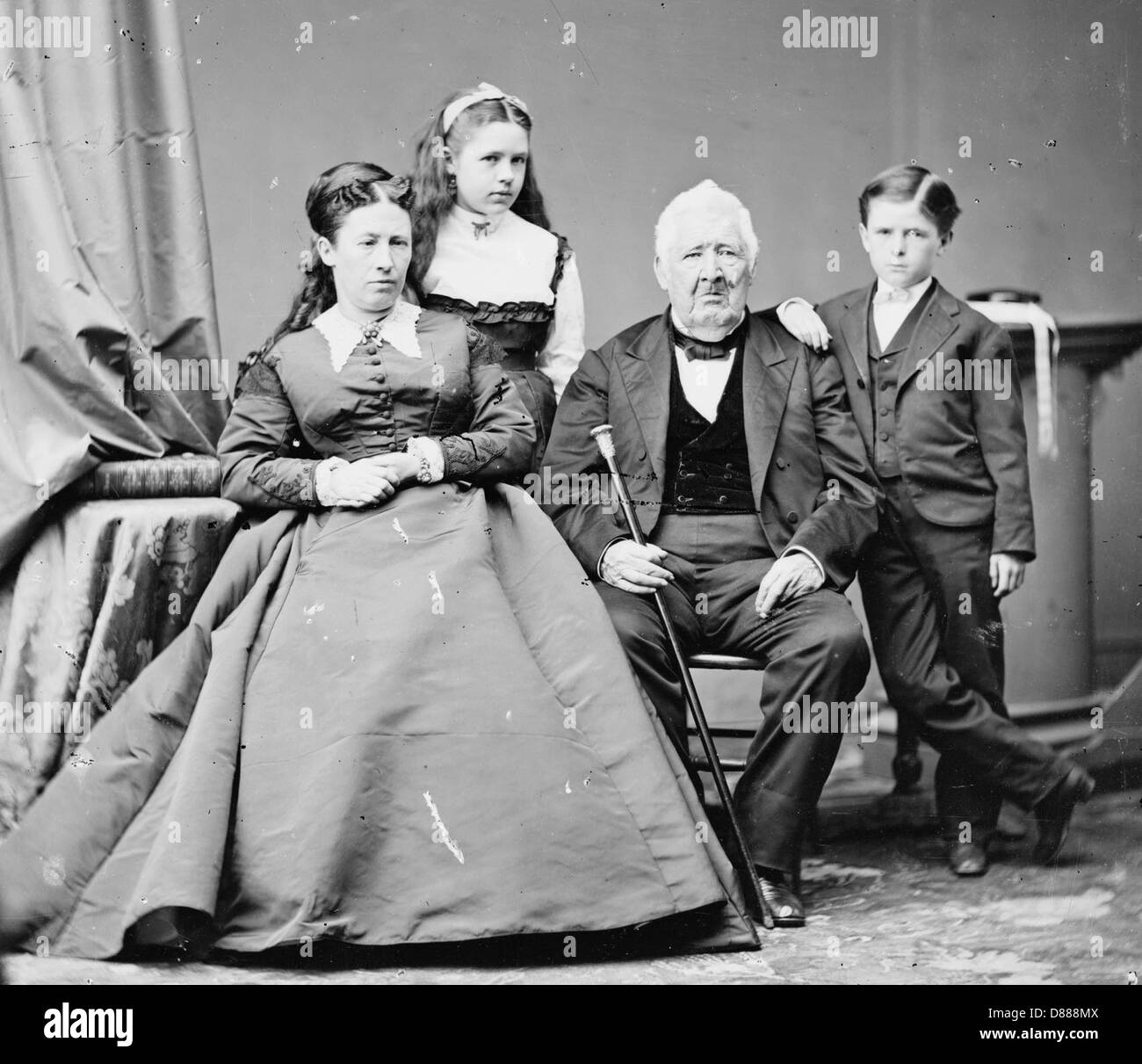 Julia Grant mit Familie - Brady-Handy. Stockfoto