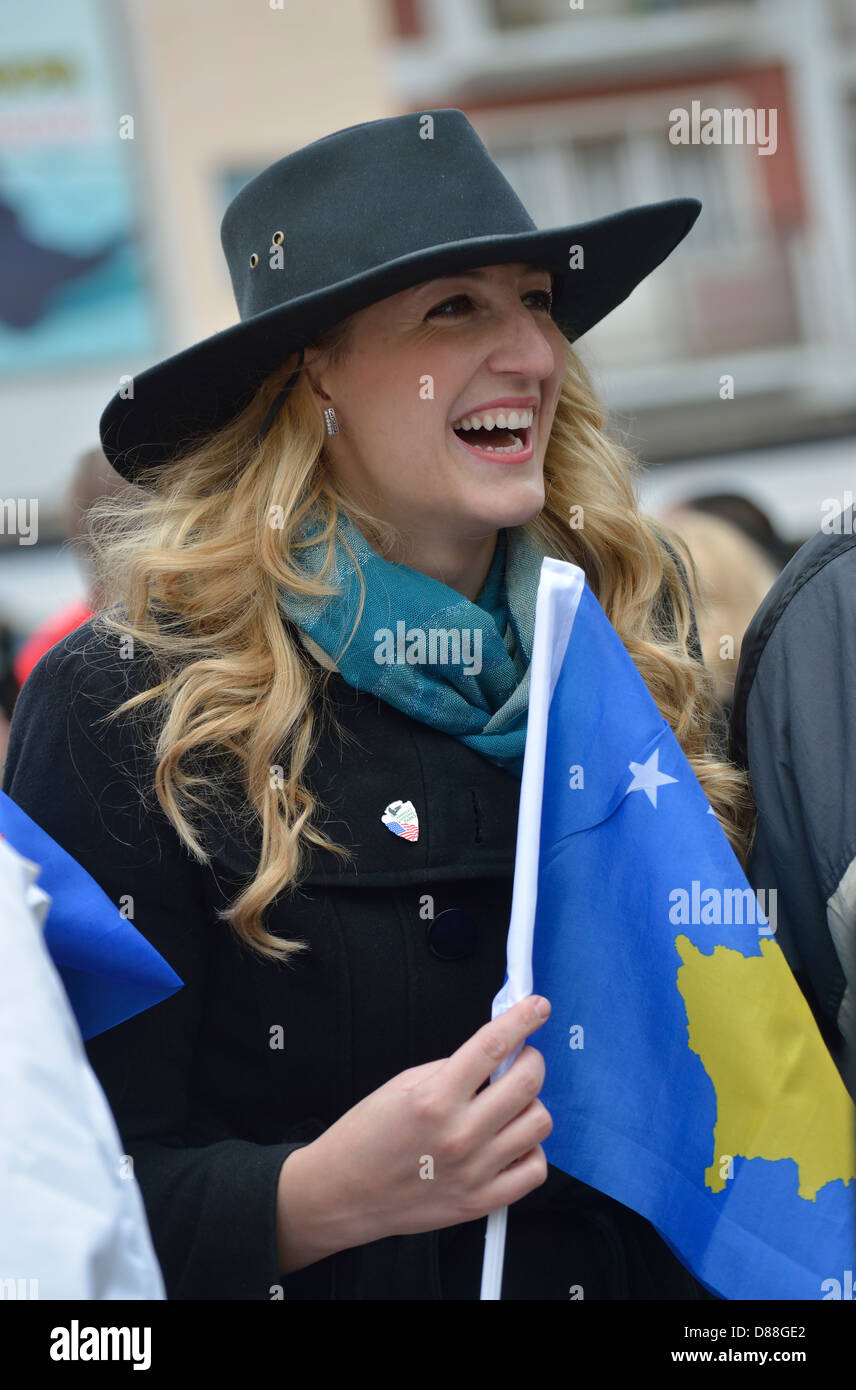 kosovo-woman-fotos-und-bildmaterial-in-hoher-aufl-sung-alamy