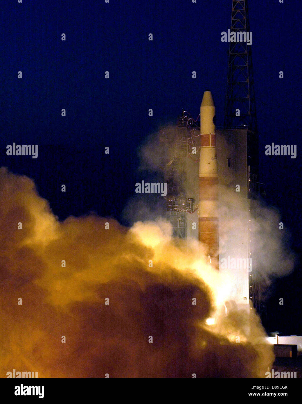 Die Delta IV Medium (4,2)-Rakete startet die NROL-22-Mission, eine geheime Nutzlast für das National Reconnaissance Office (NRO). Diese Mission stellt einen wichtigen Beitrag zur nationalen Sicherheit und zur Raumfahrt dar. Stockfoto