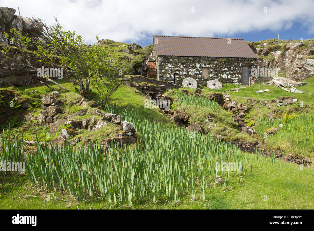 Glendale Wassermühle, in den 1970er Jahren restauriert. Es wird von einem oberschlächtigen Wasserrad angetrieben, es ist das einzige seiner Art in Schottland. Stockfoto