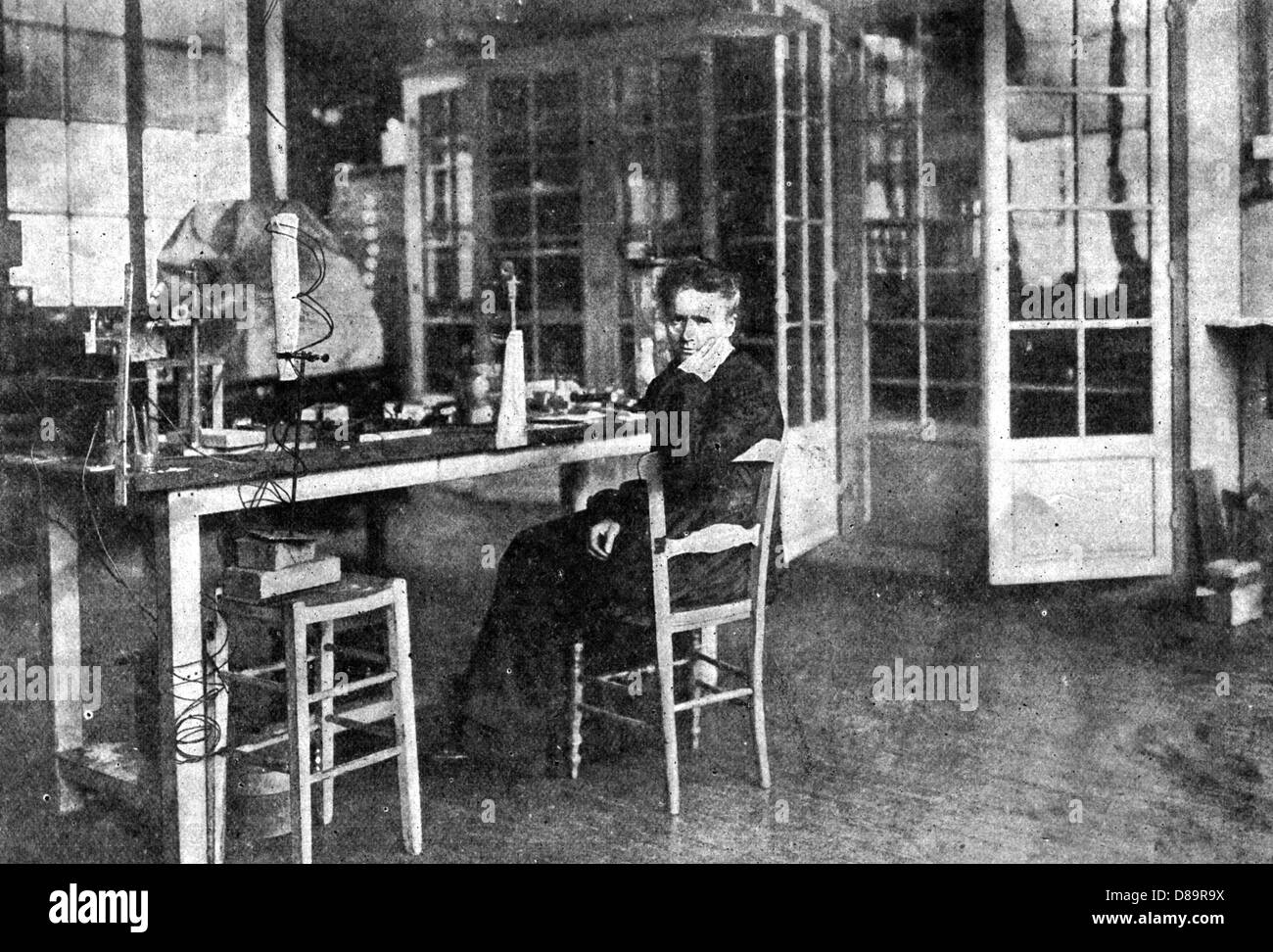 Marie Curie im Labor 1913 Stockfoto