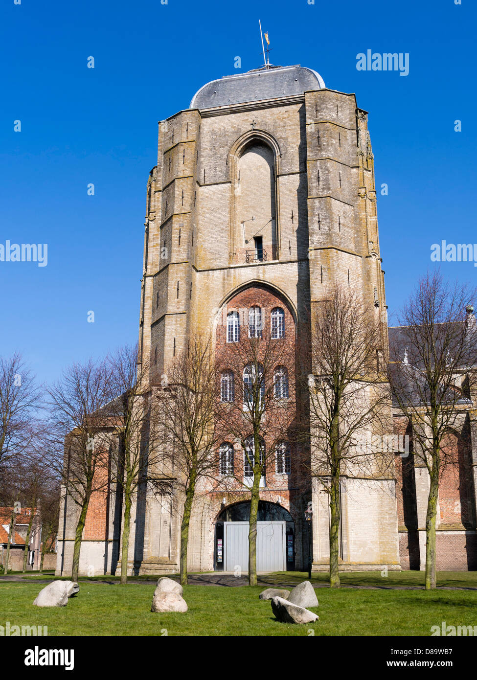 Die Kirche Onze Lieve Vrouwekerk, auch genannt Grote Kerk in Veere. Stockfoto