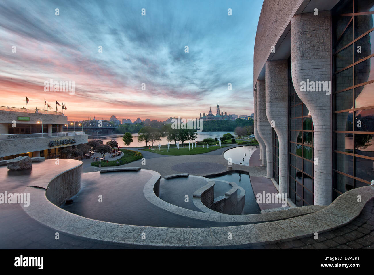 Ottawa-Skyline bei Sonnenuntergang gesehen von Canadian Museum of Civilization Stockfoto