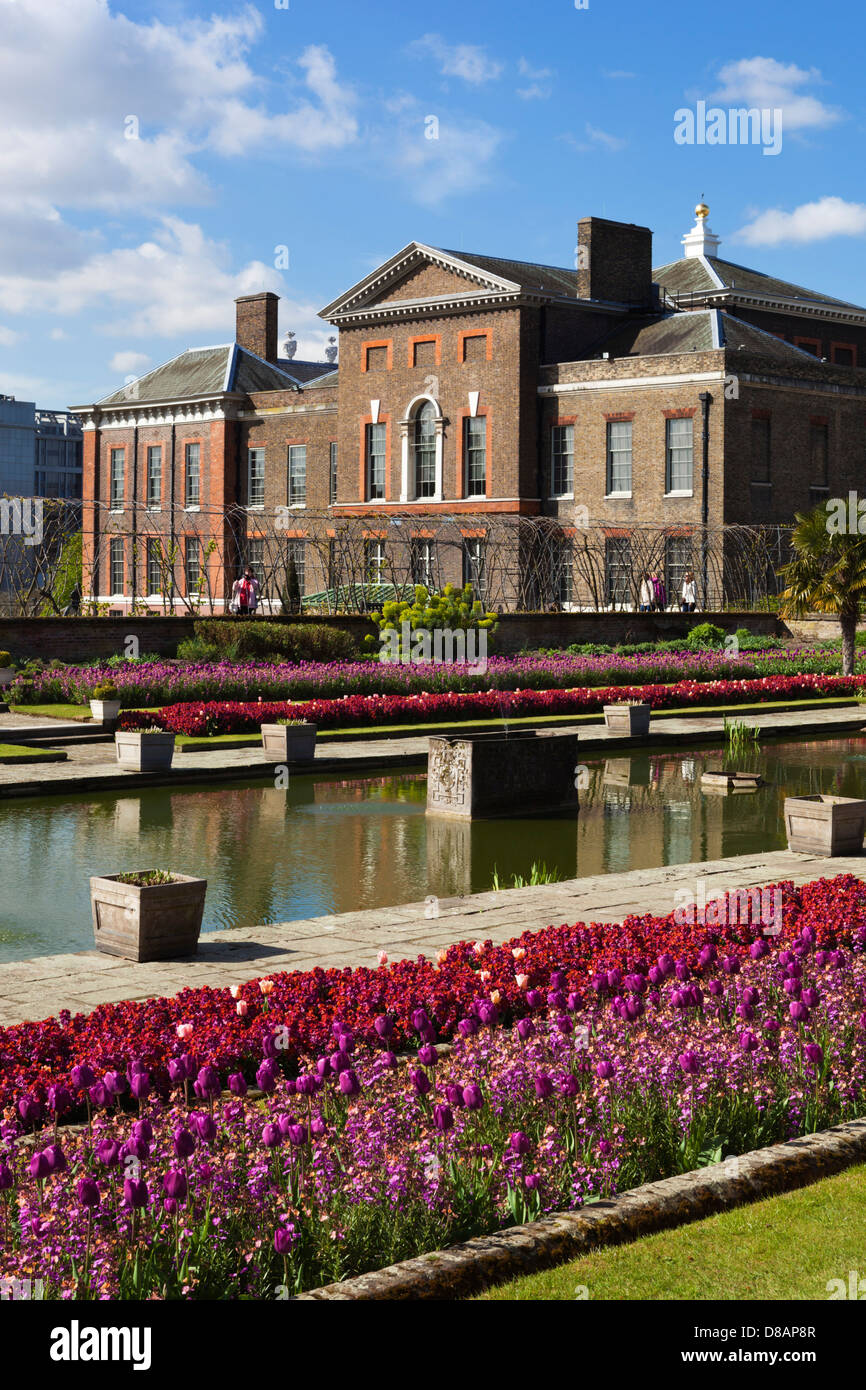 Kensington Palace Gardens mit Feder Tulpen Stockfoto