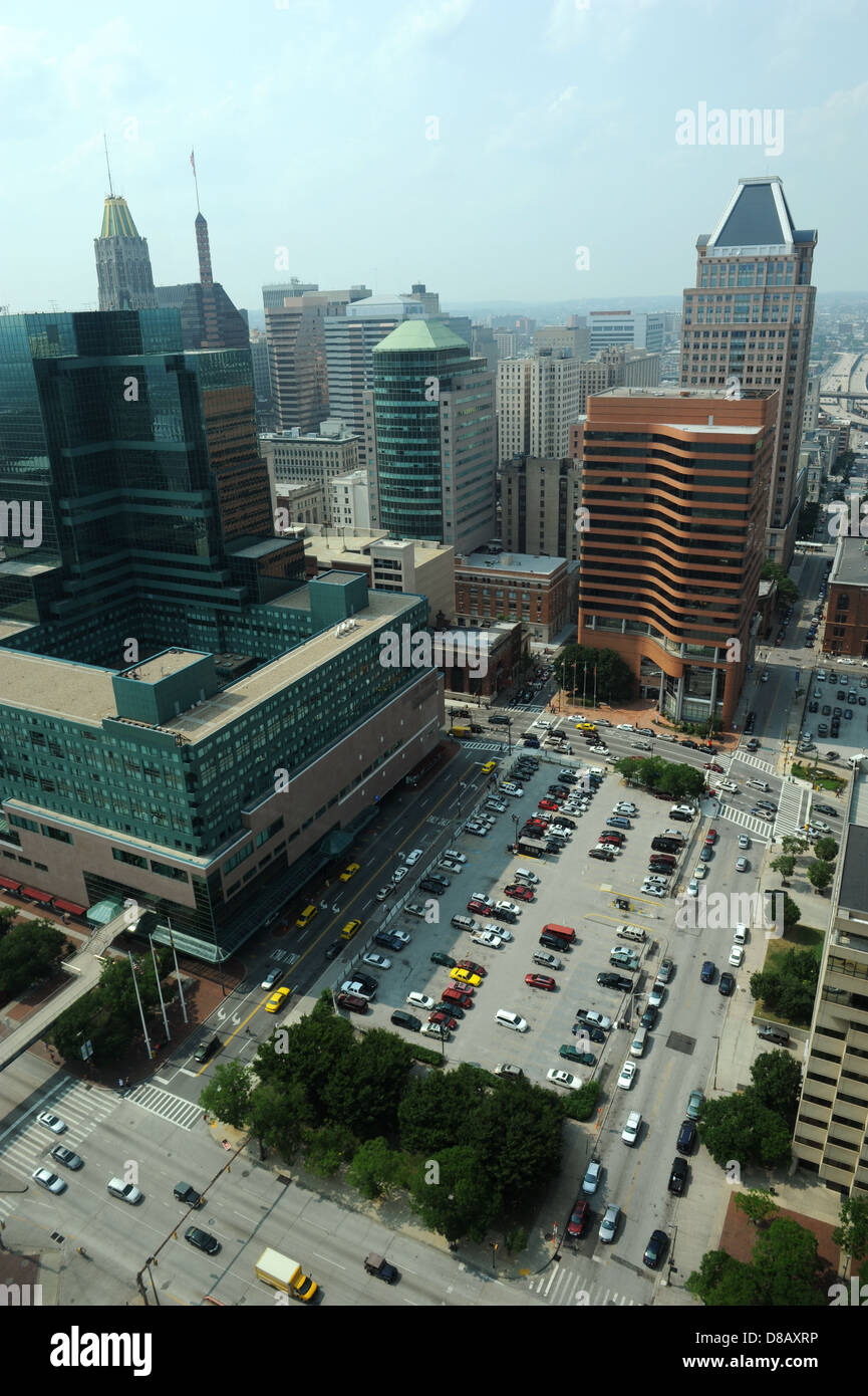 Luftaufnahme der Innenstadt von Baltimore an einem sonnigen Tag Stockfoto