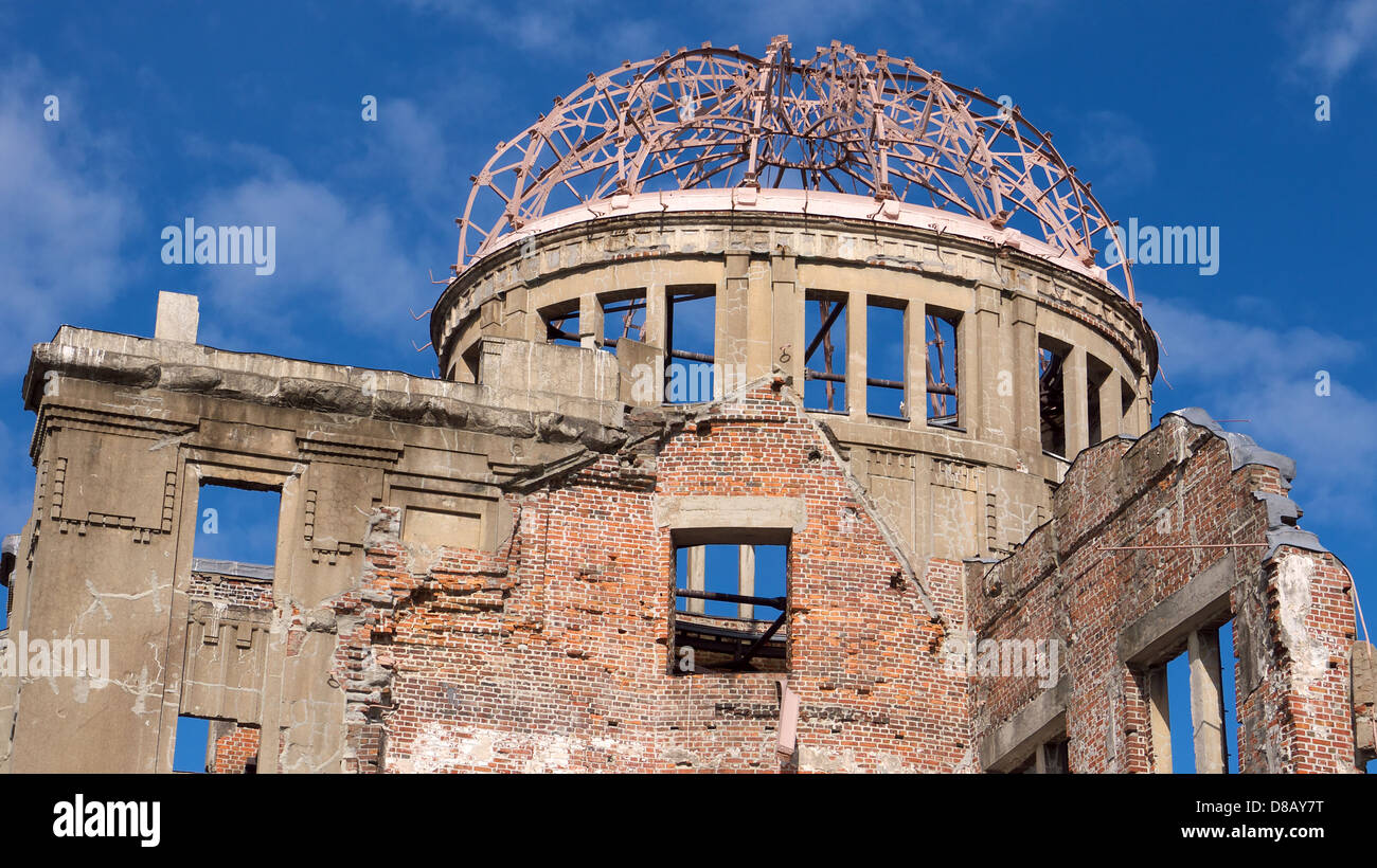 Nähe-in Foto des Hiroshima Peace Memorial, gemeinhin als Atomic Bomb Dome, an einem hellen sonnigen Nachmittag Stockfoto