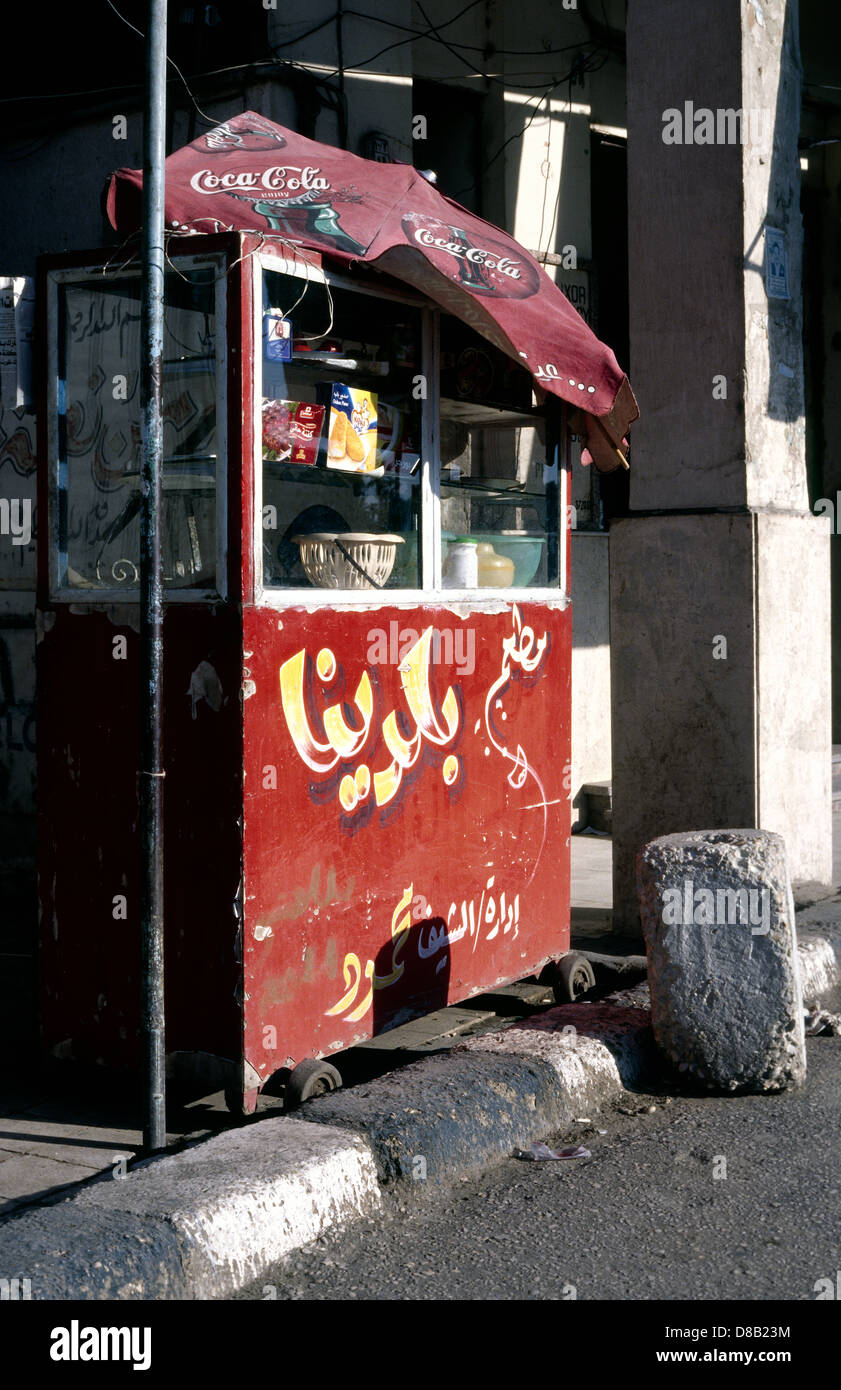 Imbissstand auf Luxor Temple Street in Eygptian Luxor. Stockfoto
