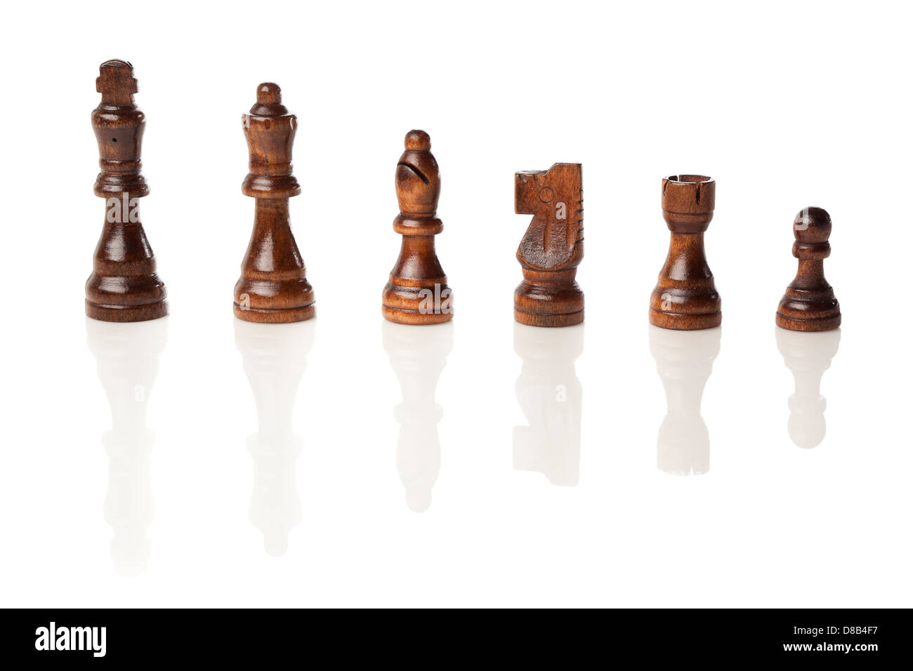 Klassische Holz Schachbrett mit Figuren vor einem Hintergrund Stockfoto