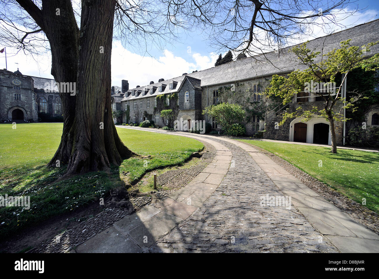 Dartington Hall Hof, Totnes, Devon. Besucherzentrum, Konferenz & Kunst Veranstaltungsort. Hotel Conference Center & Kunst Veranstaltungsort. Stockfoto