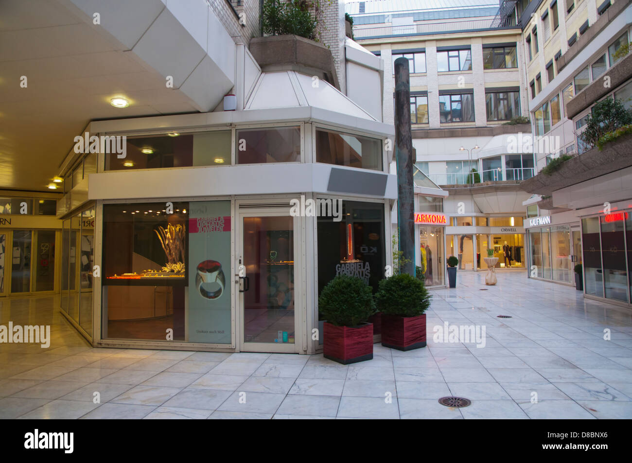 WZ-center shopping-Entertainment-Komplex entlang Königsallee Zentrum Düsseldorf City Nord Rhein Westfalen Region Westdeutschland Stockfoto