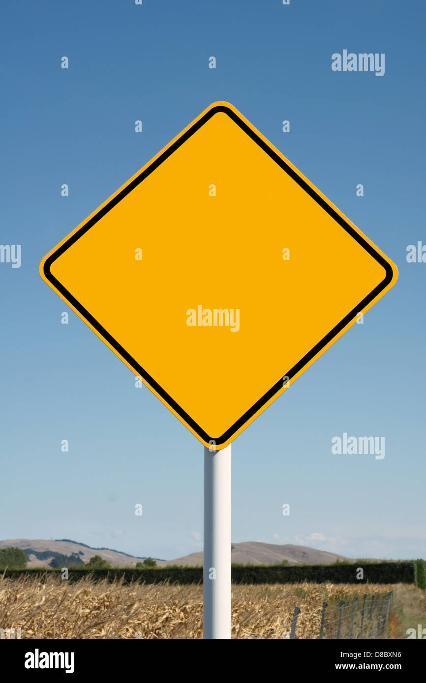 Leere im amerikanischen Stil, gelbe Raute Schild mit Platz für Ihren Text Stockfoto