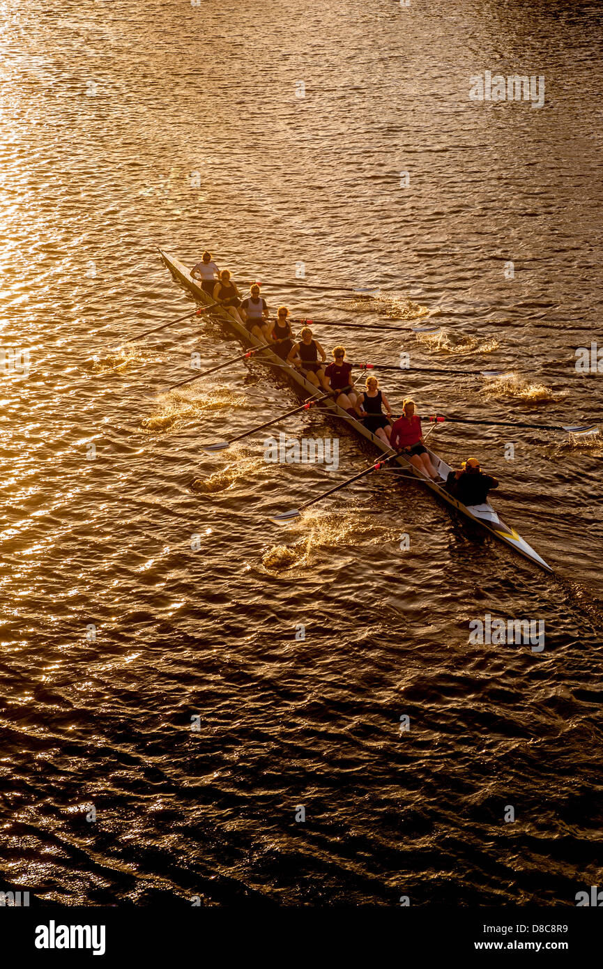 Ruderboot auf dem Fluss Ouse, York, Großbritannien. Stockfoto