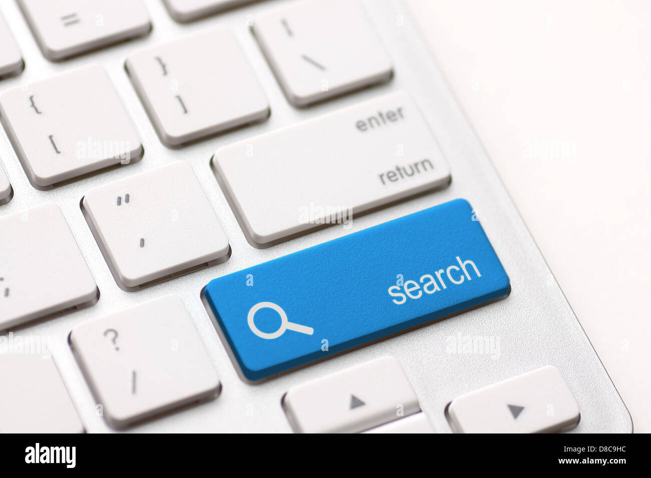 Suche Taste Eingabetaste auf weiße Tastatur Stockfoto