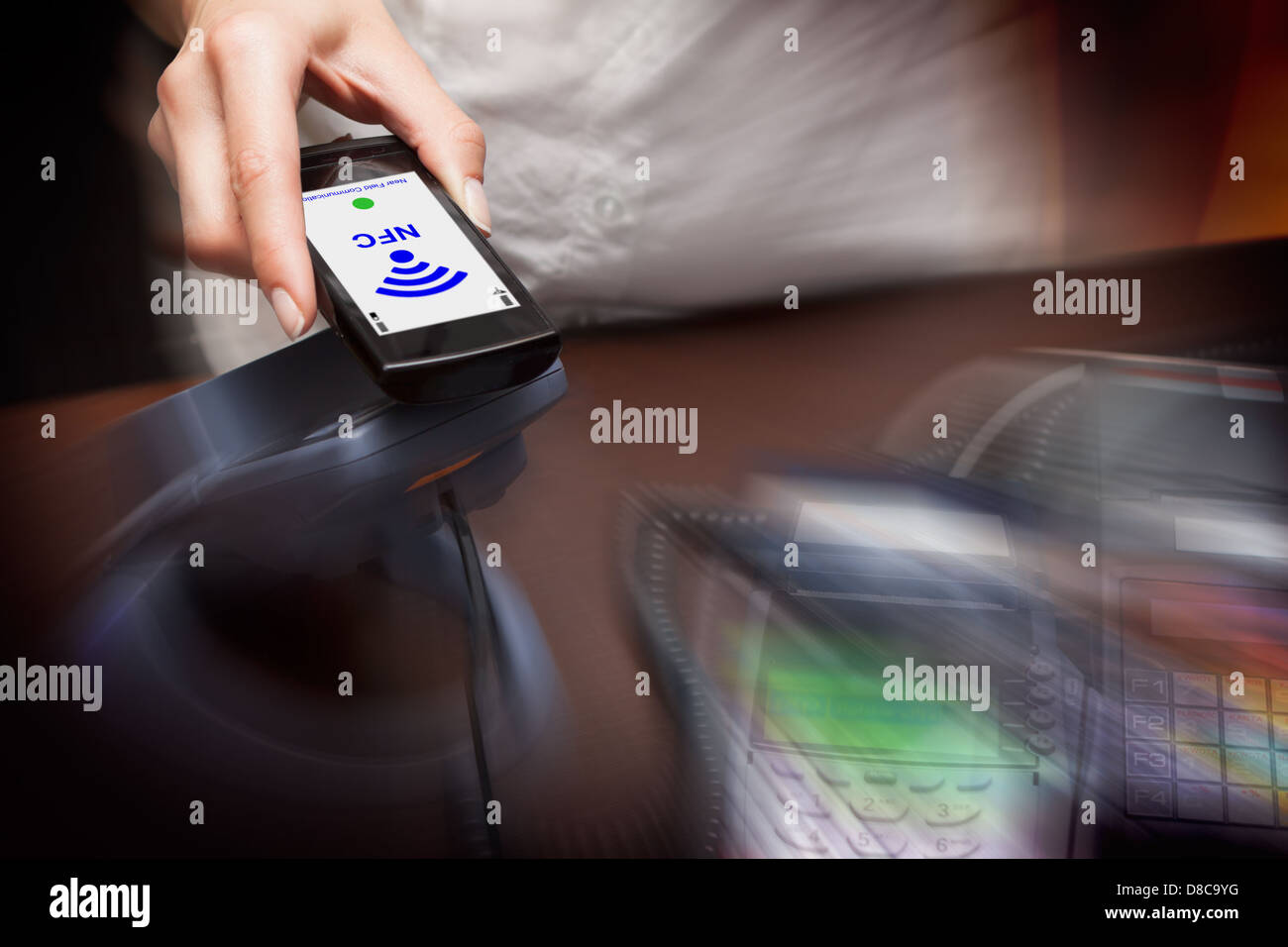 NFC - Nahfeldkommunikation / mobile Payment Stockfoto