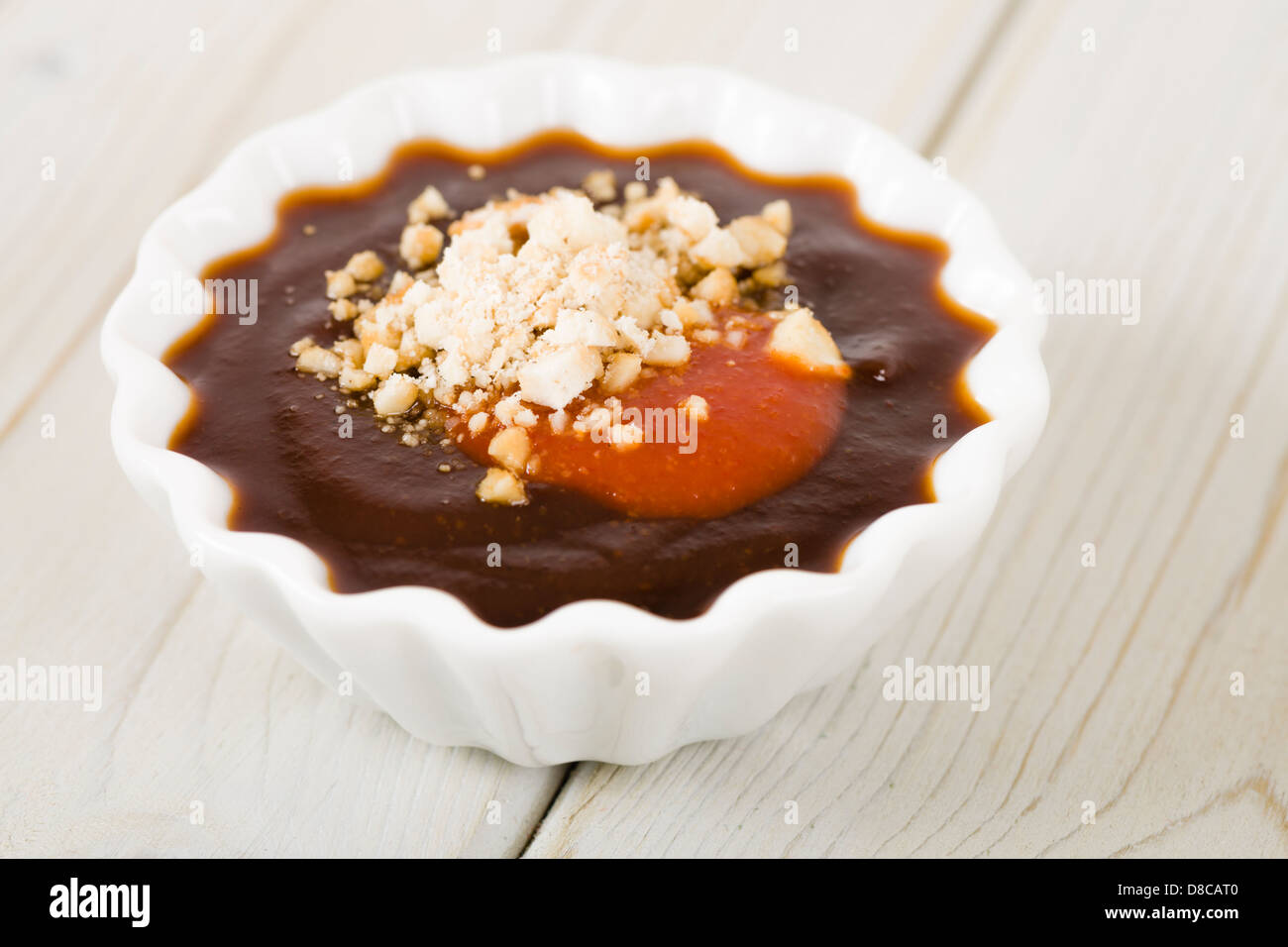 Nuoc Leo - vietnamesische Hoisin Erdnuss Dip-Sauce. Traditionelle Dip für Sommer rollt. Stockfoto