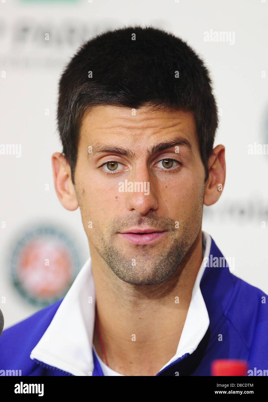 24/05 2013 Paris Frankreich.  Novak Djokovic Srb Roland Garros Tennis Pressemeldung zu öffnen und zu zeichnen. Stockfoto