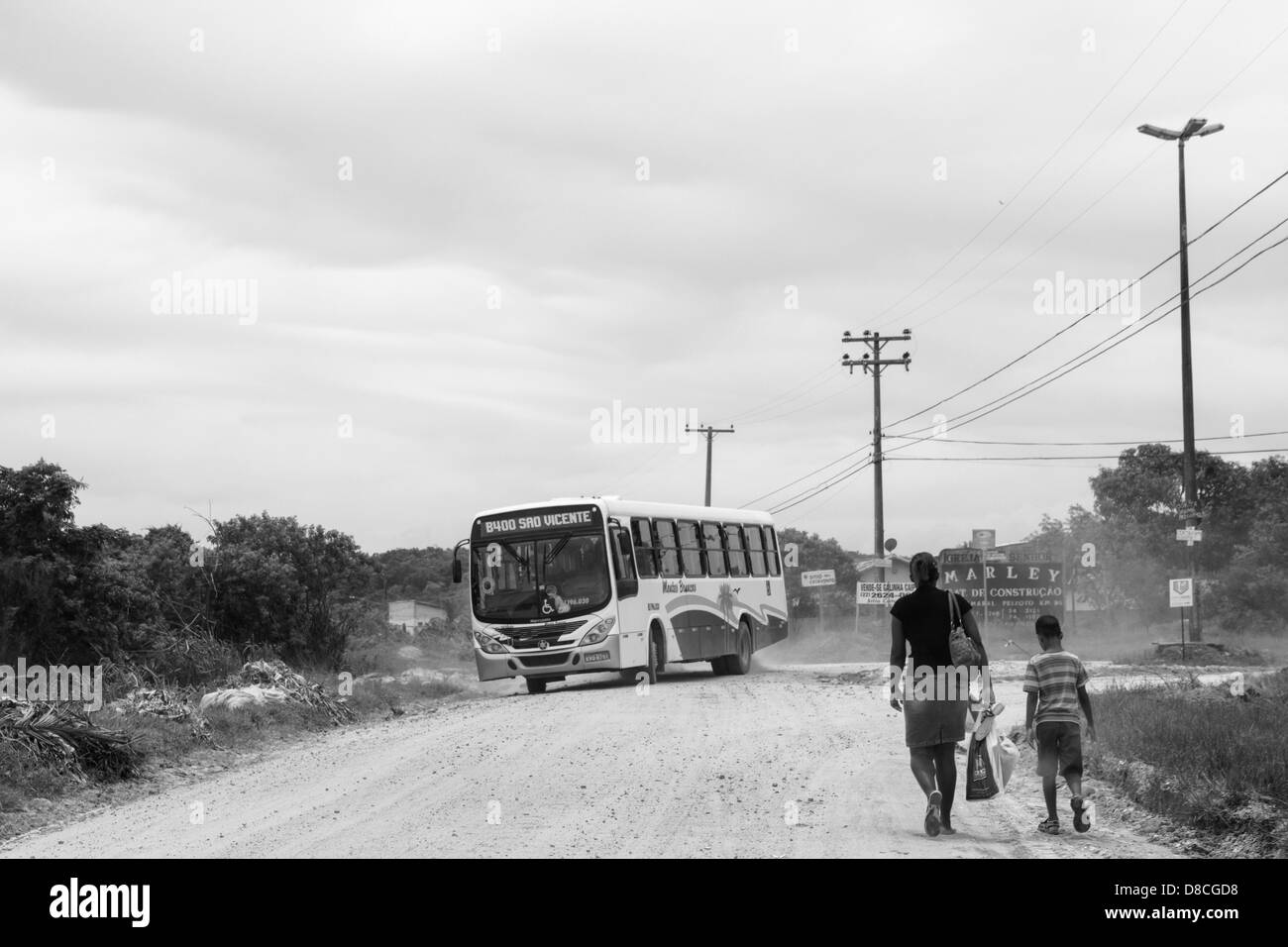 Mutter und Kind in einer ländlichen Gegend, Iguaba Grande Lakes Region in Rio De Janeiro. Stockfoto