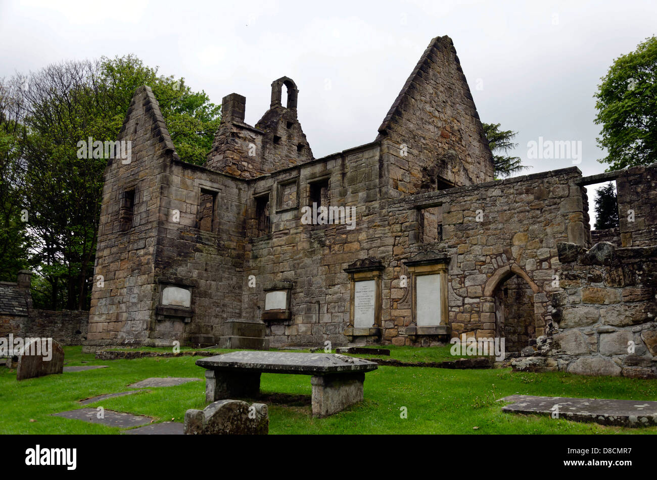 Die Ruinen der St. Bridget Kirk in der Nähe von Dalgety Bay in Fife, Schottland. Stockfoto
