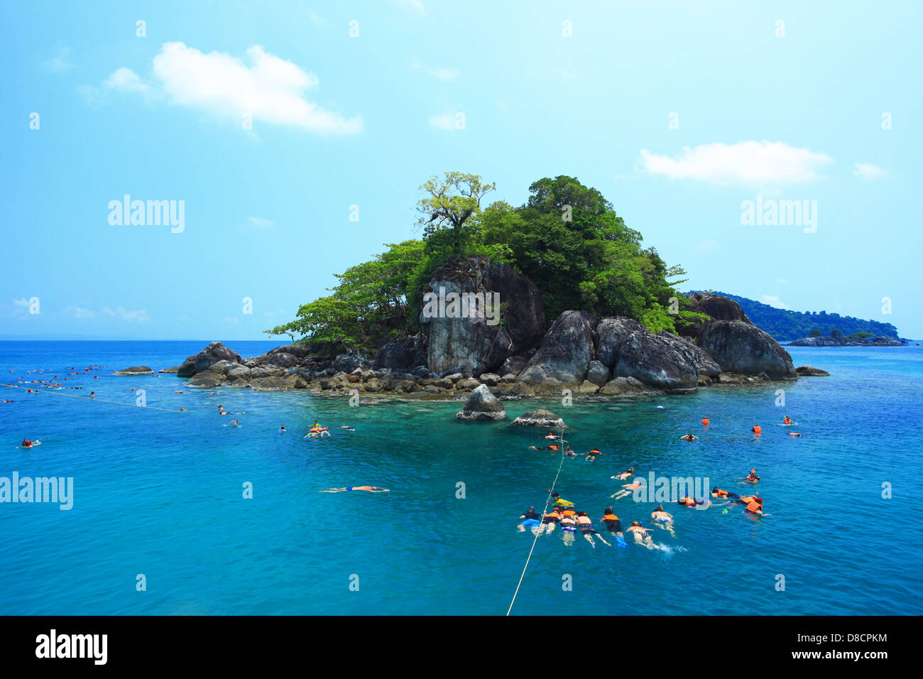 Gruppenreisen für Schnorcheln. in der Nähe von Kho Chang Inseln in thailand Stockfoto