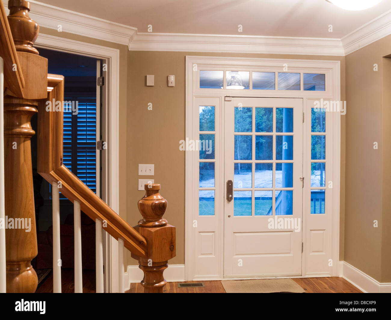 Schaufenster home Haustür, Eingangshalle und Treppenhaus, USA Stockfoto