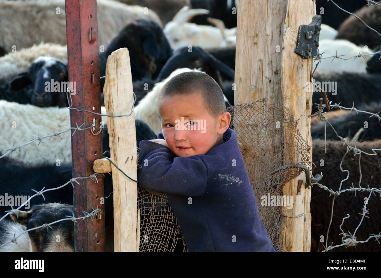 Kirgisische Hirtenjungen im Pamir Stockfoto