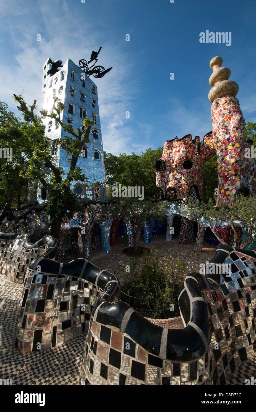 Tarot Garten Einen Skulpturengarten Erstellt Von Niki De Saint