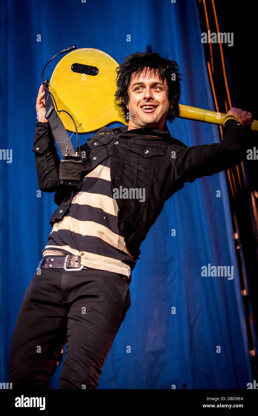 Mailand Rho. 24. Mai 2013. Die amerikanische Punkband Green Day führt in Arena Fiera während der 99 Revolution Tour 2013". Bildnachweis: Rodolfo weitertransferiert/Alamy Live-Nachrichten Stockfoto