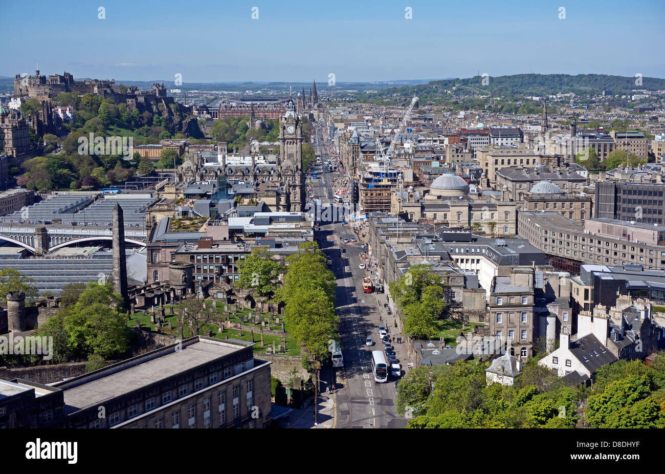 Blick Richtung Princes Street in Edinburgh Schottland vom Nelson Monument auf Calton Hill Stockfoto