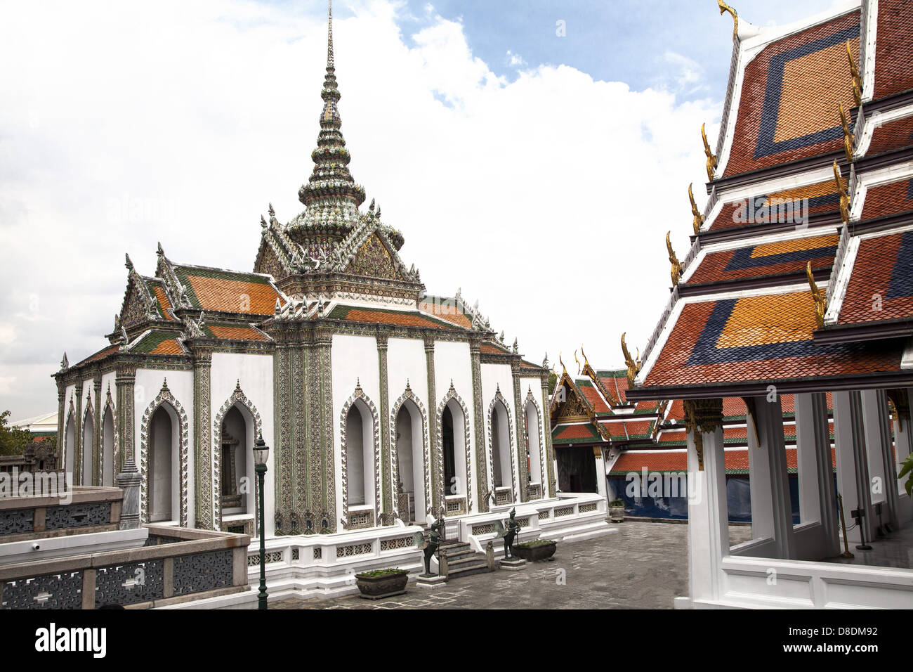 Der Phra Viharn Yod im großen Palast-Komplex. Bangkok, Thailand. Stockfoto