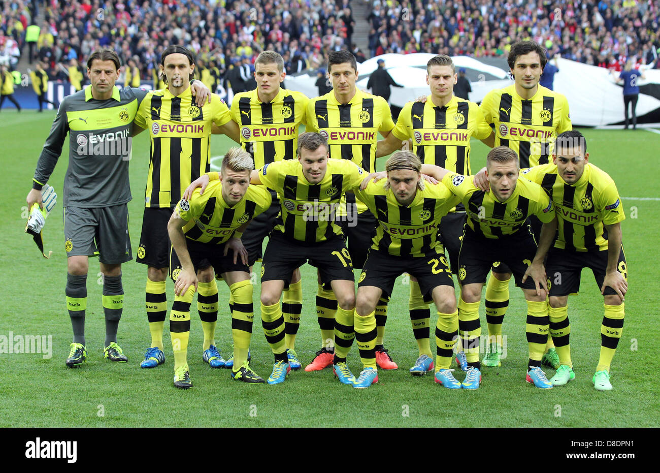 25.05.2013 London Borussia Dortmund Mannschaftsaufstellung vor der Champions -League-Finale zwischen Bayern München und Borussia Dortmund vom Wembley  Stadion entfernt. Bildnachweis: Action Plus Sport Bilder/Alamy Live News  Stockfotografie - Alamy