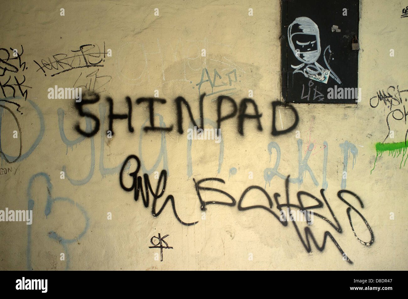 "Knöchelschutz" Graffiti in einer u-Bahn Stockfoto