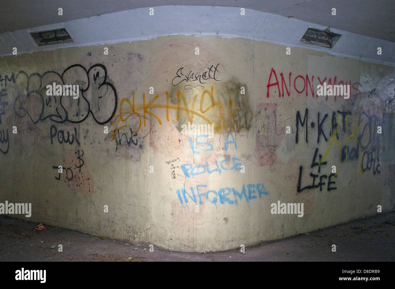 "Polizei-Informant" Graffiti in einer u-Bahn Stockfoto