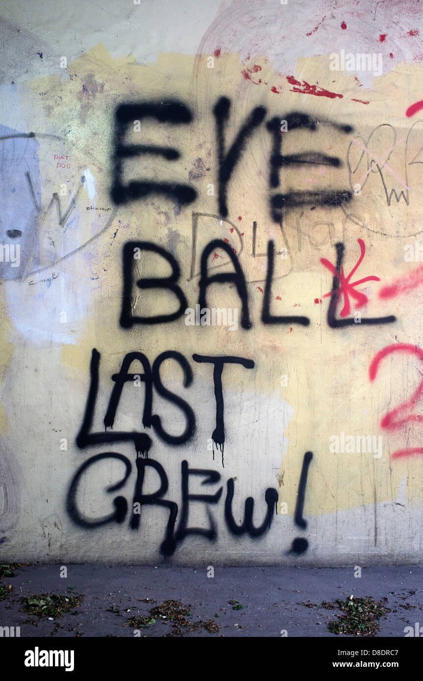 Graffiti in einer U-Bahn in Stockport, Greater Manchester Stockfoto