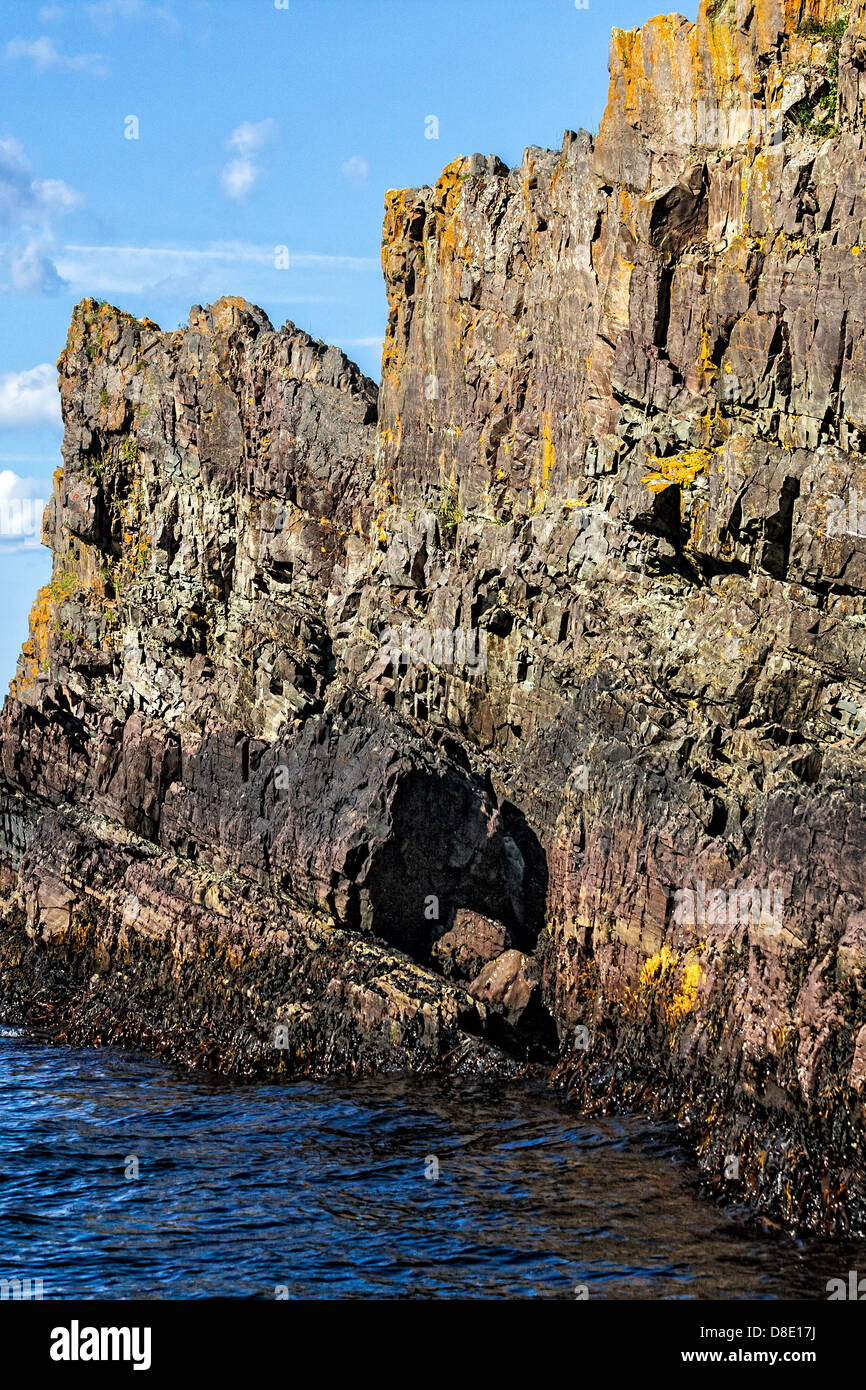 Dramatische und farbenfrohen Küstenlandschaft in den Nordatlantik in Bay Bulls, Neufundland Stockfoto